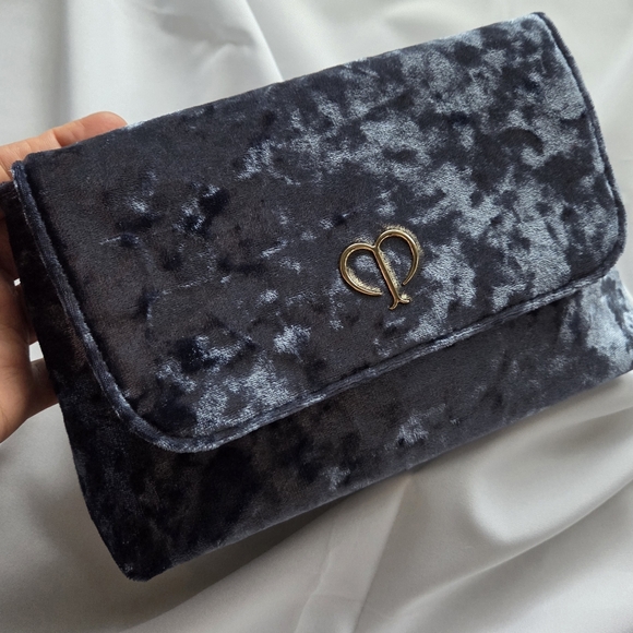 Chic Velvet Clutch Cosmetic Purse in Grey Blue Cle de peau beaute - Picture 4 of 13